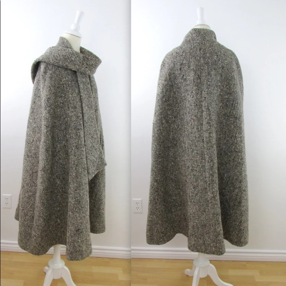 Vintage Women's 100% Wool Cape - Elegant Fall or Winter Poncho / Coat / Jacket - Picture 4 of 6